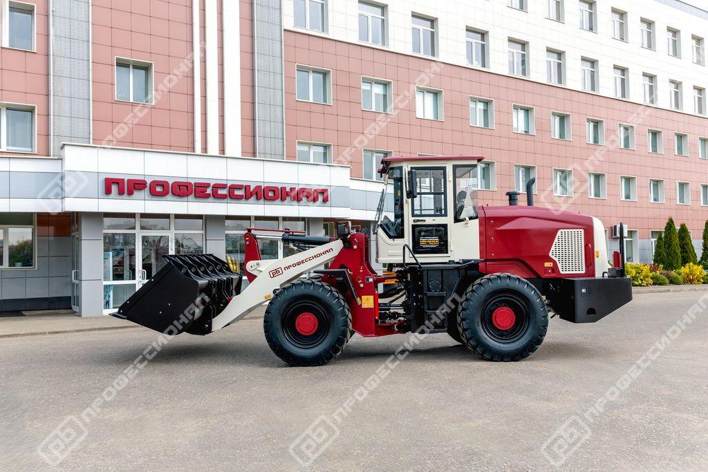 Фронтальный погрузчик Профессионал PB30 грузоподъемностью до 3500 кг, увеличенным объемом ковша, двигателем WEICHAI