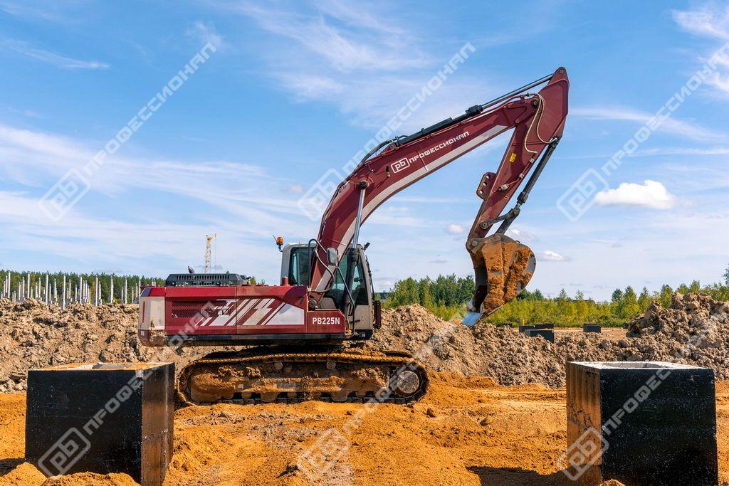 Гусеничный экскаватор Профессионал PB225N c двигателем Cummins мощностью 152.28 кВт (112 л.с.) массой 21800 кг, ковшом 1,0 куб.м