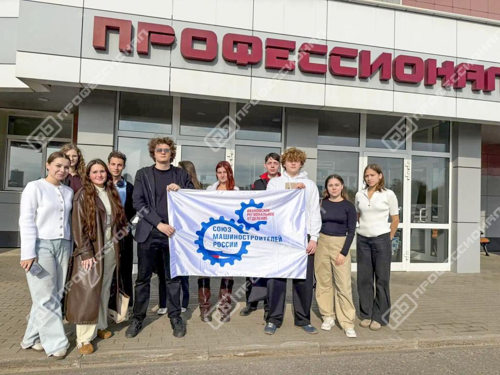 studentam-proveli-ekskursiyu-po-mashinostroitel-nomu-zavodu-pokazali-sovremennoe-oborudovanie-poznakomili-s-tekhnologiyami-proizvodstva3.jpg