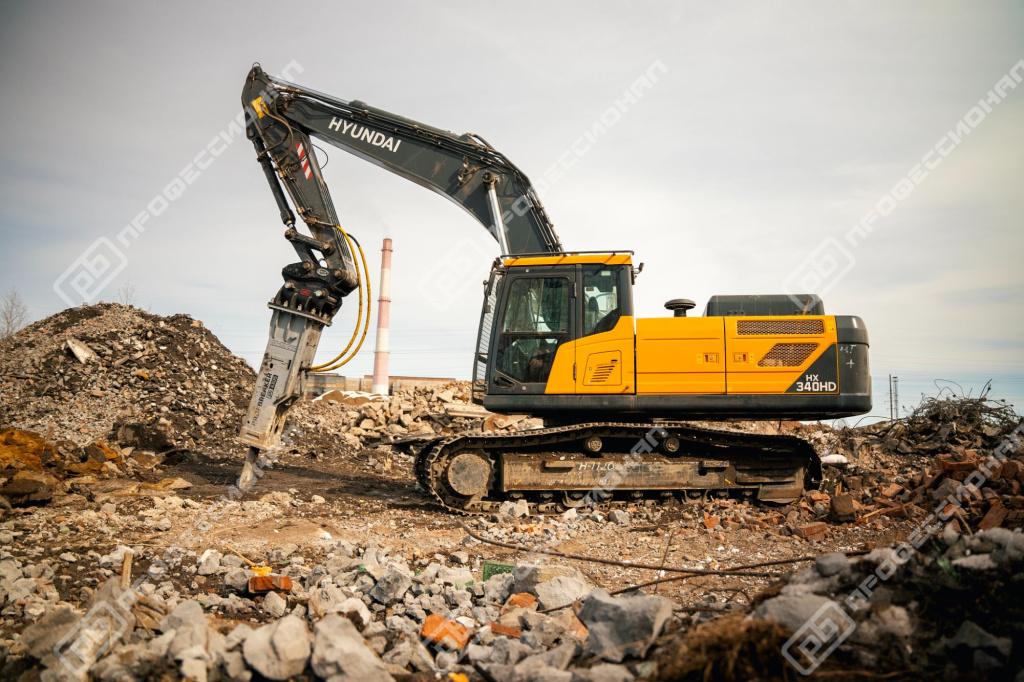 na-ob-ekte-rabotaet-gidromolot-profbreaker-pb-430s5.jpg