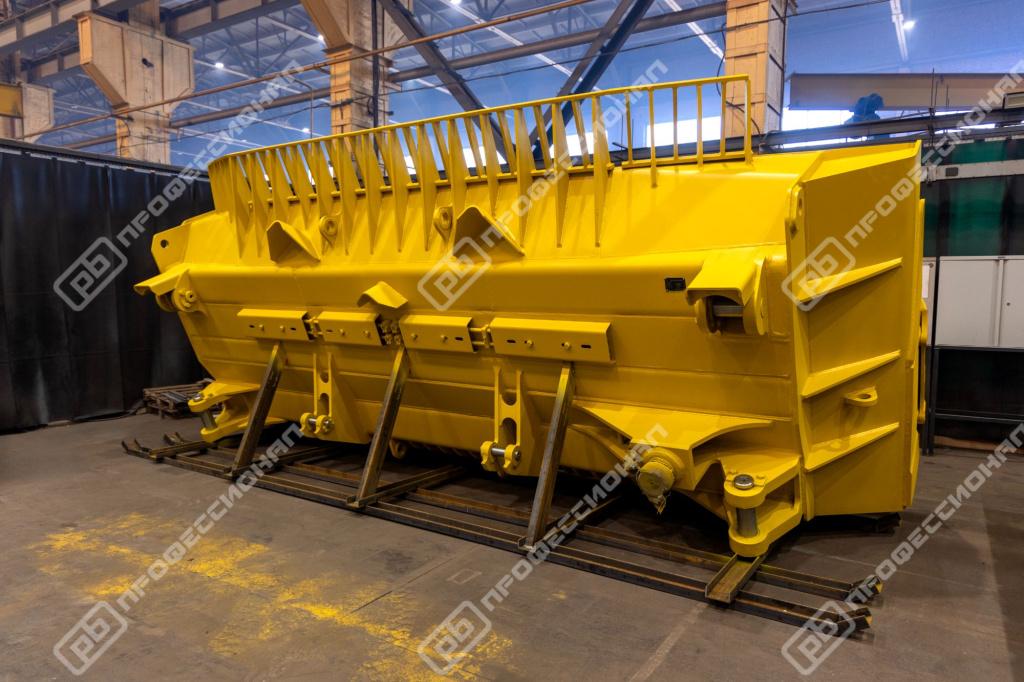 bul-dozernyy-otval-otval-ob-yomom-34-kub-m-otpravlyaetsya-v-afriku1.jpg