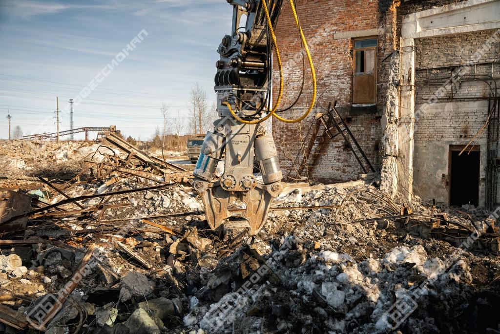 eshche-odna-moshchnaya-postavka-demontazhnogo-oborudovaniya-na-bereg-baykala-4.jpg