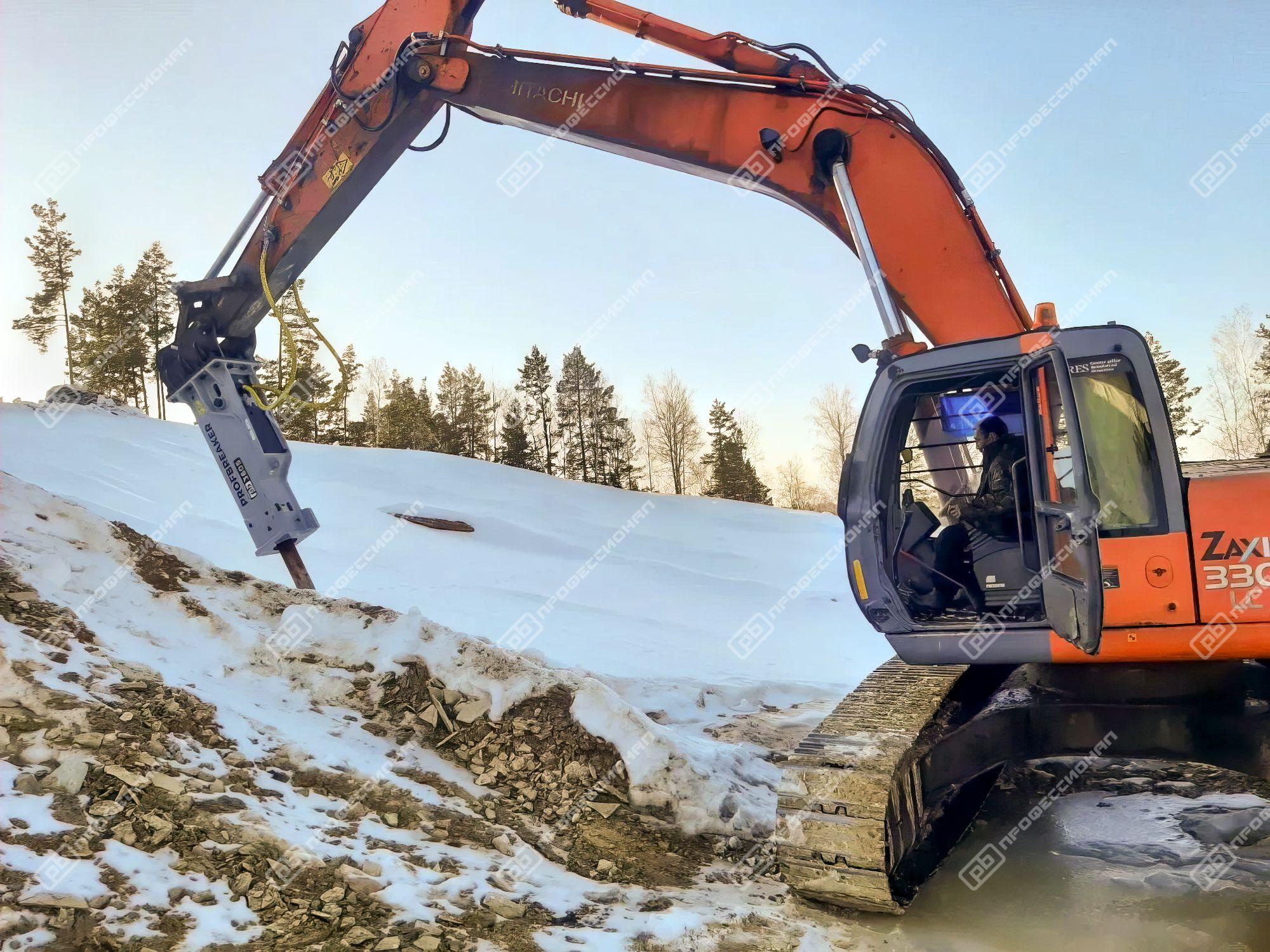 Гидромолот Profbreaker 360S используется на карьере при добыче природного камня златолита
