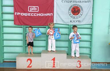 Помогаем юным спортсменам!
