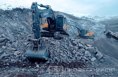Ковши «Профессионал» на добыче гранита в Карелии