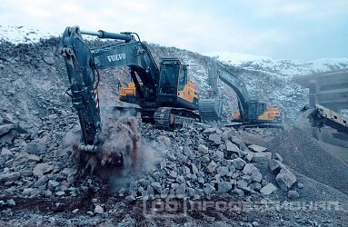 Ковши «Профессионал» на добыче гранита в Карелии